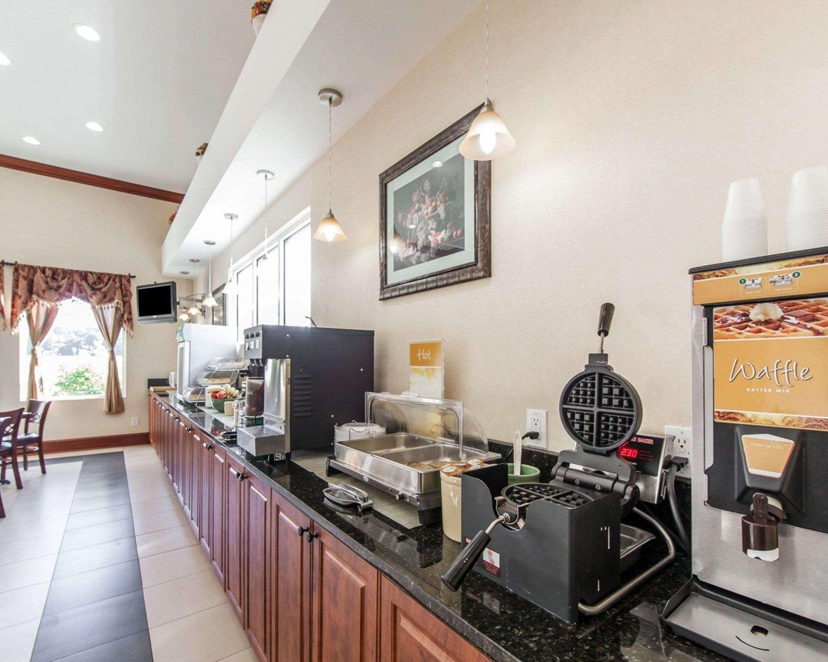 Quality Inn & Suites Cartersville Eksteriør billede